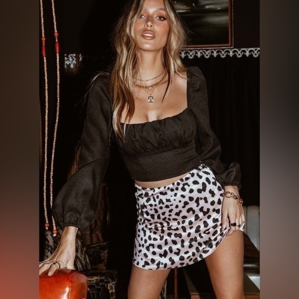 Princess Polly Black Ariah Long Balloon Sleeve Crop Top Women’s size 6 Small SM